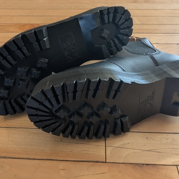 Dr. Martens Black Ankle Chelsea Boots - Picture 3 of 7